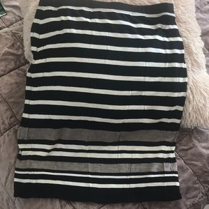 Max Studio stretch skirt